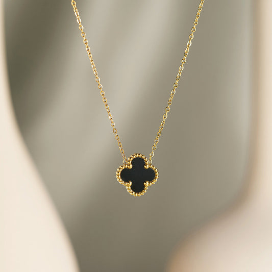 Clo-ver Season Necklace- black