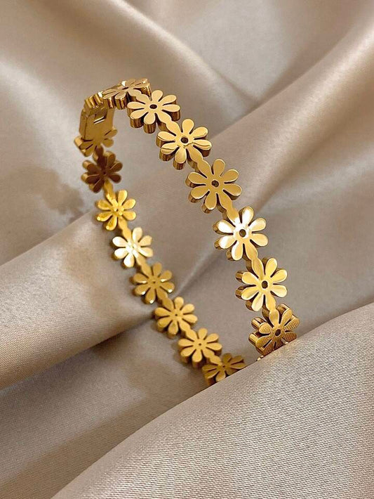 Twinkling Florets Cut-out Bracelet