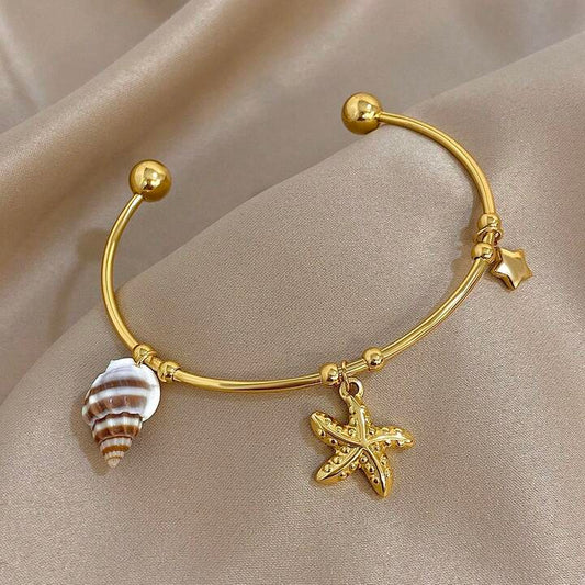 Oyster Muse Gold Bracelet