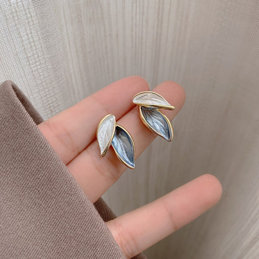 KOREAN LEAF CLASSIC EARRINGS