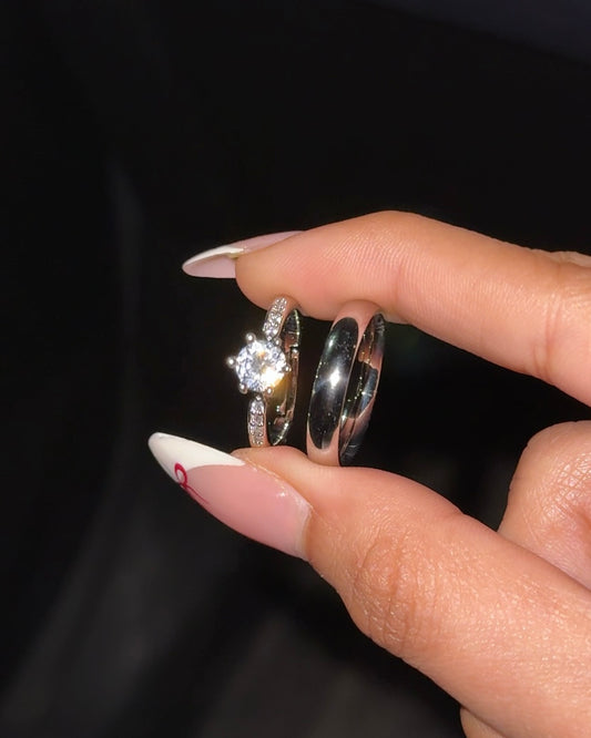 Classy Couple Ring Set + Ribbon Box