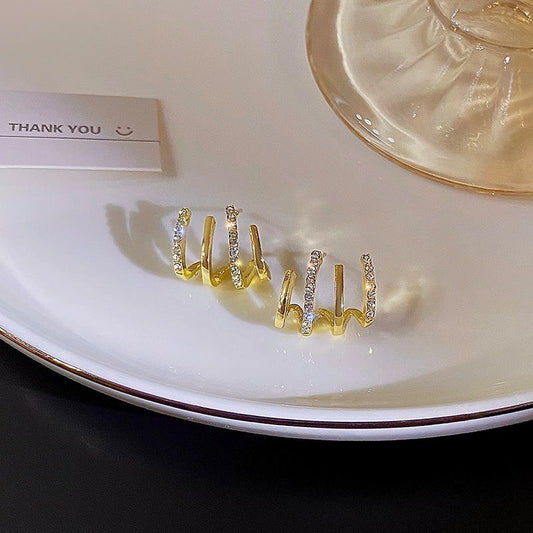 KOREAN CLASSY EARRINGS - golden