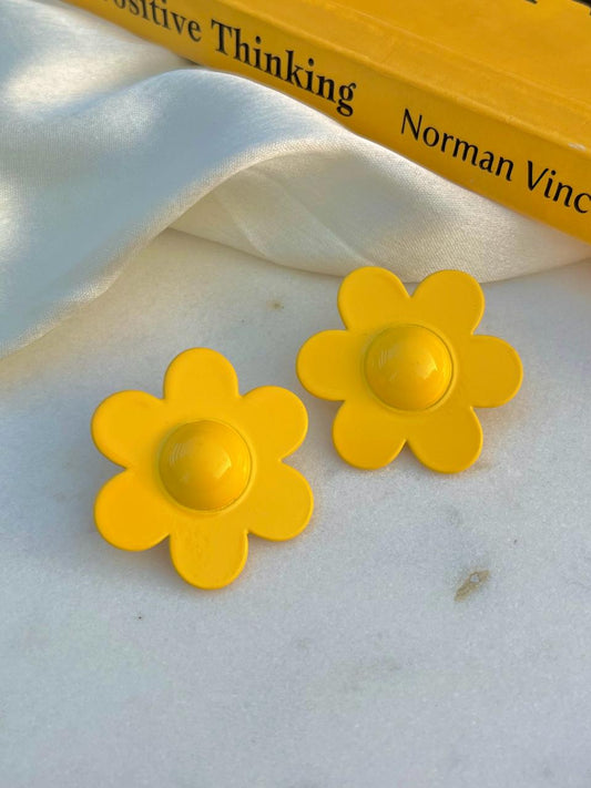 Summer Splash Daisy Stud Earrings