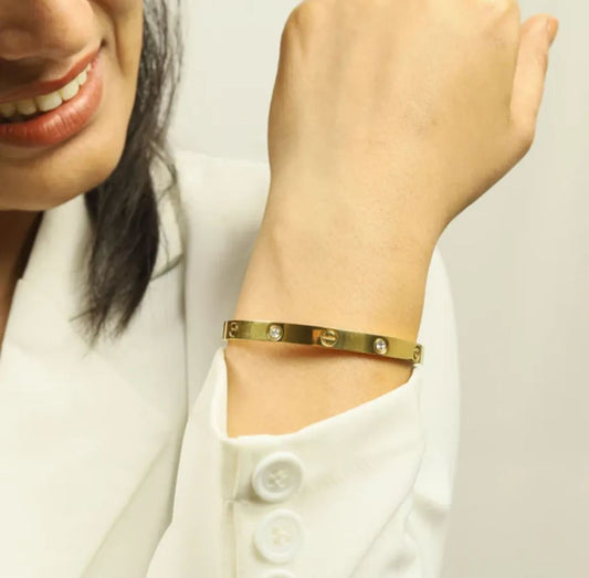Luxury golden bracelet