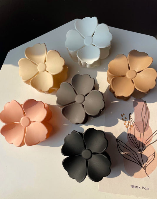 Dreamy Floral Claw Clutchers- neutrals