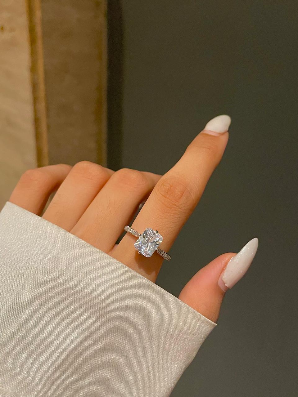 Luxe Promise Ring – Jewelsmars