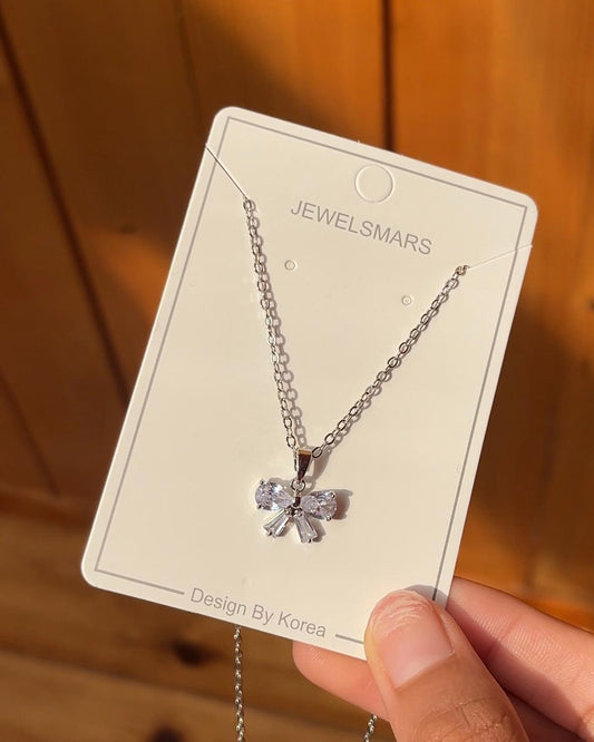 Dreamy Minimal Bow Necklace