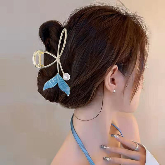 Mermaid in the Sea Hair Claw