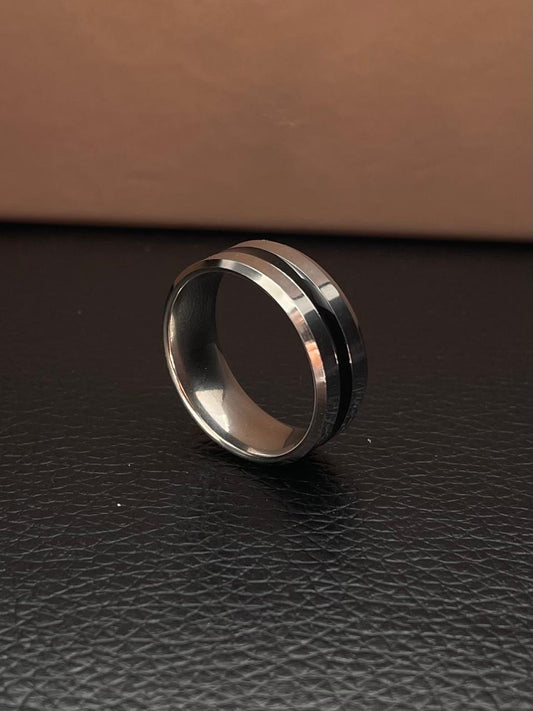 Black Stripped Curve Ring Band