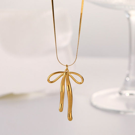 Coquetting Gold Necklace