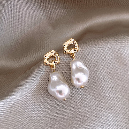 Glow Getter Pearl Earrings