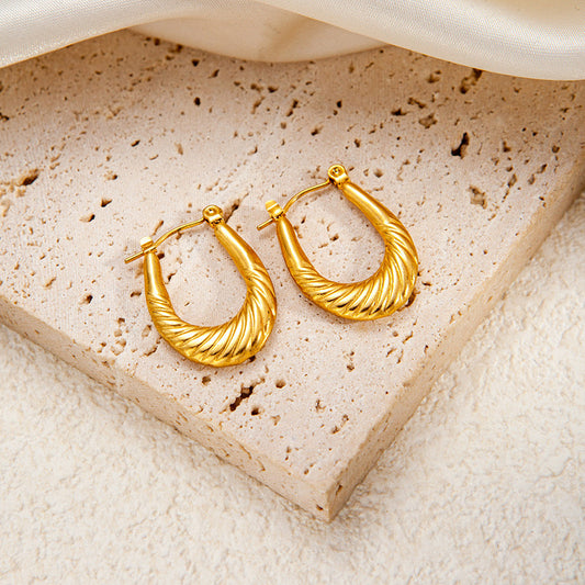 Rich vibes only! Gold Earrings