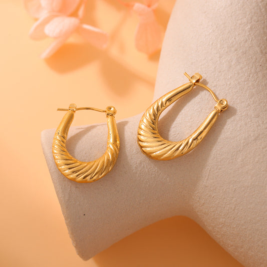 Rich vibes only! Gold Earrings
