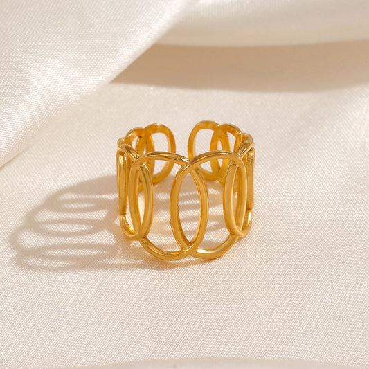 Interlooped Glow Gold Ring