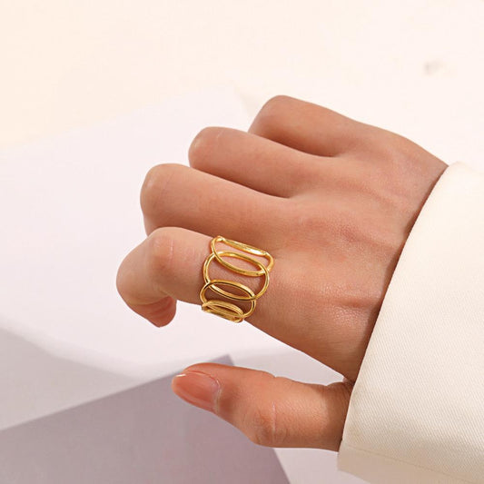 Interlooped Glow Gold Ring