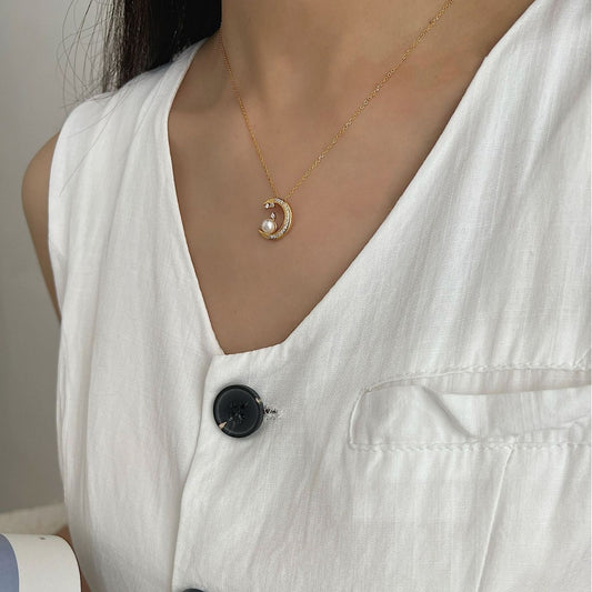 Pearl Moonrise Necklace