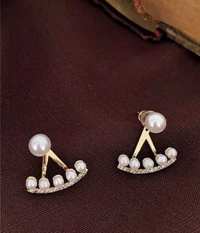 Pearl ‘o’ clock! Earrings