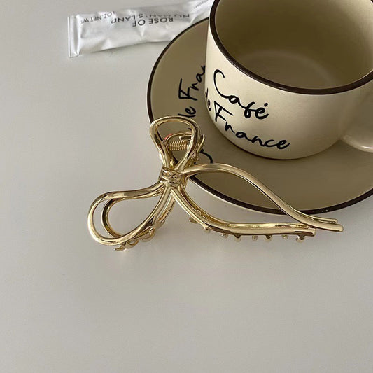 Golden-hour Coquette Hair Claw