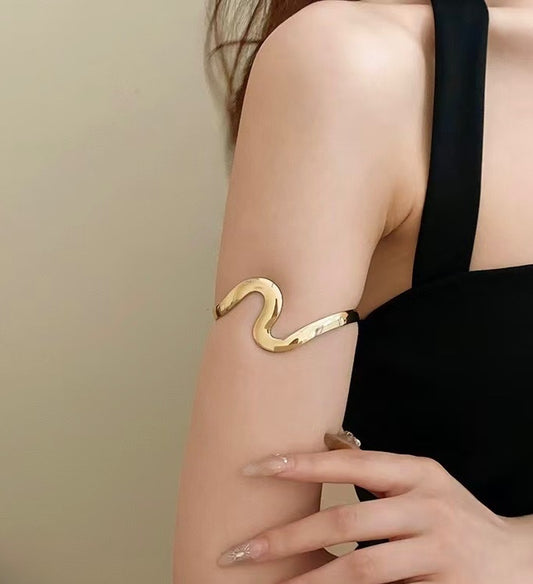 Camille Gold Arm cuff