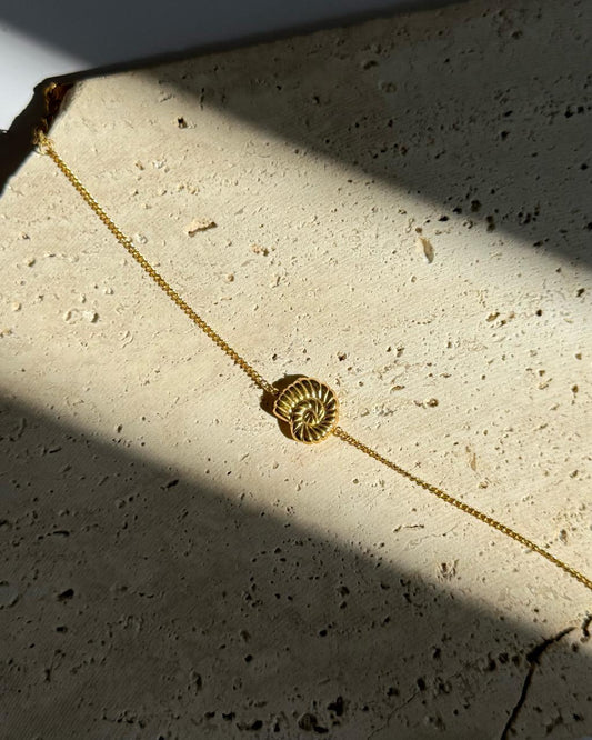 Shellée Gold Bracelet