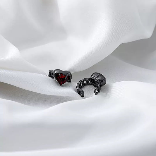 Morticia Heart earcuff