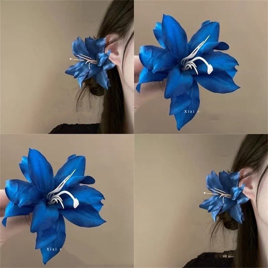 Midnight Lily Hair Clip