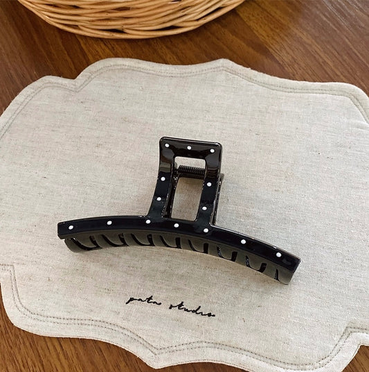 Beatrice Black Claw Clip