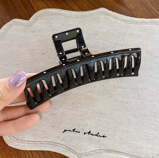 Beatrice Black Claw Clip