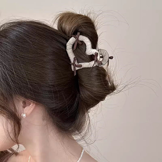 Girlhood Heart Claw Clip