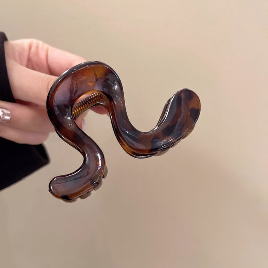 Kylie Jenner Core Leopard Claw Clip