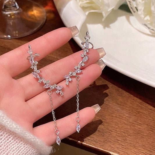 Midnight Glimmer Earcuff