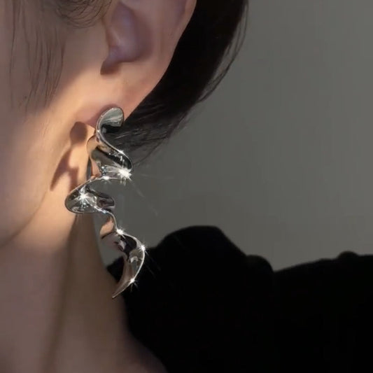 Dramatic Babe! Irregular Statement Earrings