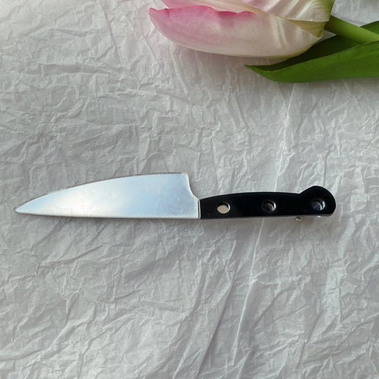 Looks could kill! Hair clip