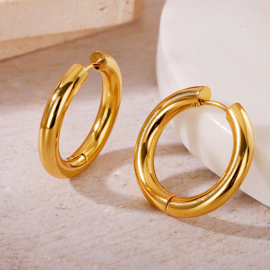 Signature Minimal Hoop Earrings