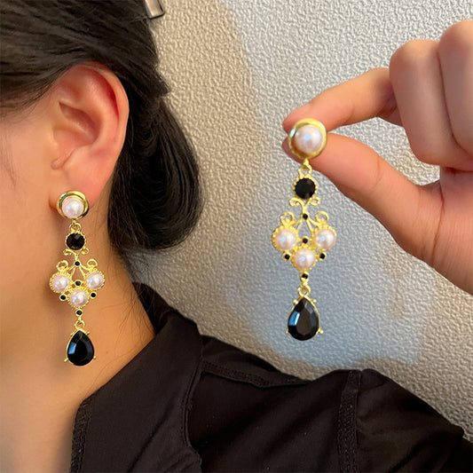 Noir Royale Pearl Earrings