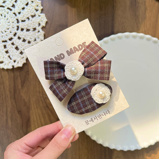 It’s vintage! Bow Hair Clips