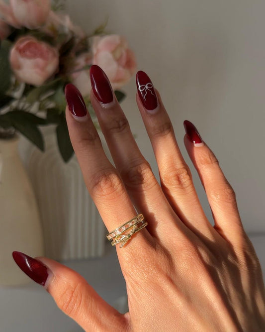 Laurel Twisted Knot Ring