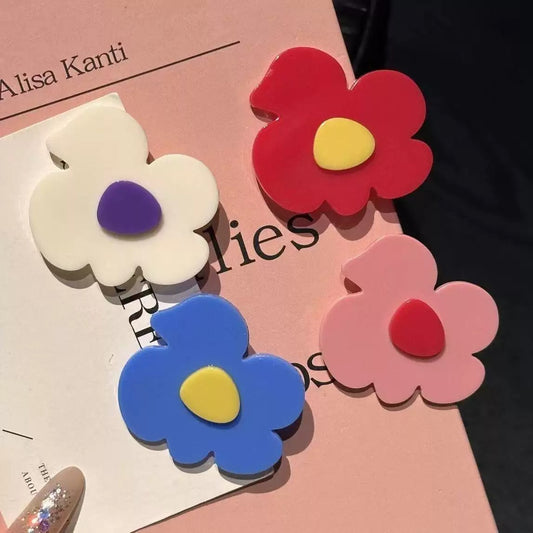 Dilly-dally daisy Hair Clip