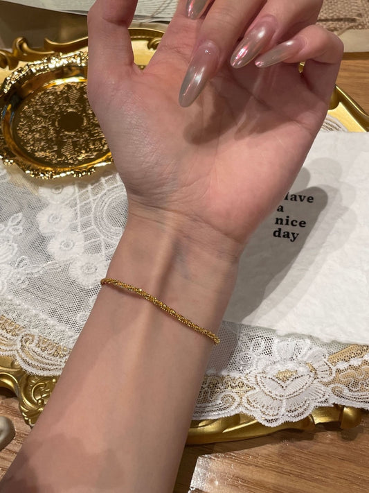 Effortless Aesthetic Gold Bracelet