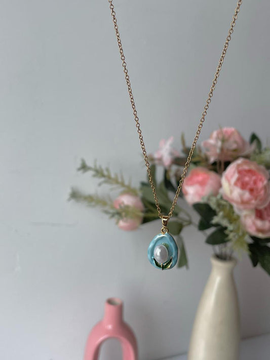 Lil Pearly Bloom Necklace