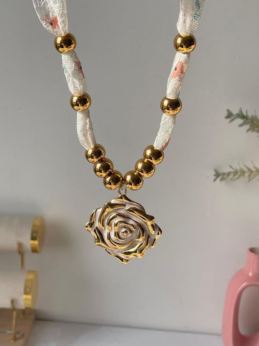 Milky Rose Ribbon Necklace
