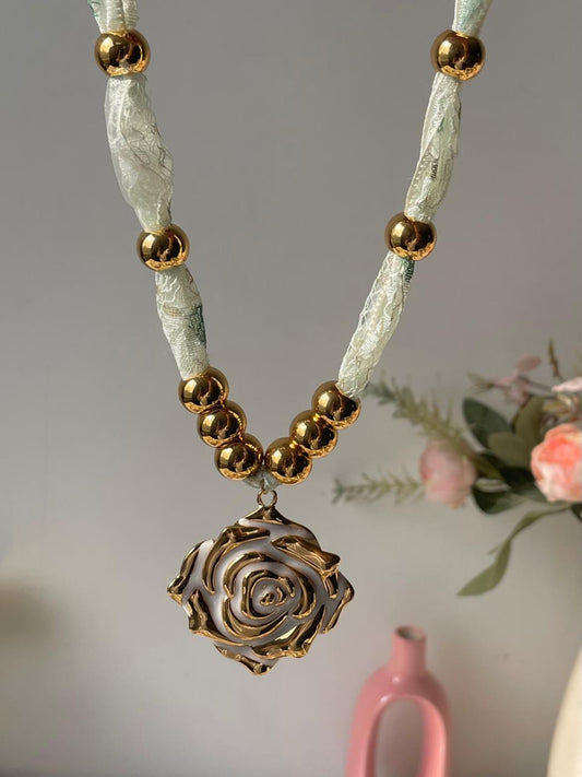 Allured by Rose! Ribbon Necklace