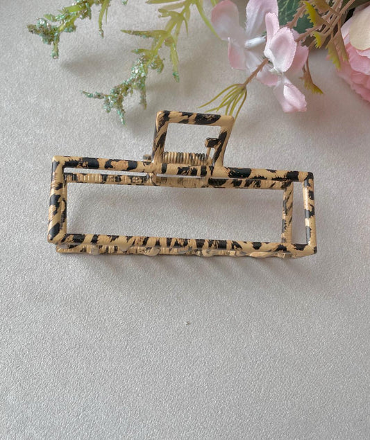 Latte Leopard Claw clip