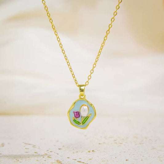Classique Tulip Necklace