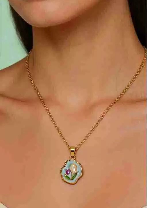 Classique Tulip Necklace