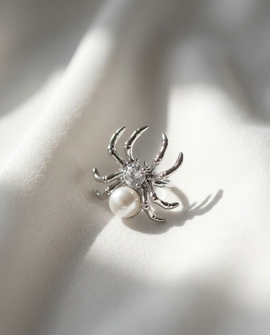 Webbed in Pearl Ear Cuff (1 piece)