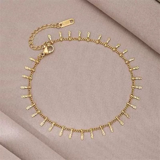 Dainty state of Mind! Golden Bracelet