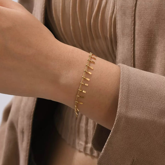 Dainty state of Mind! Golden Bracelet