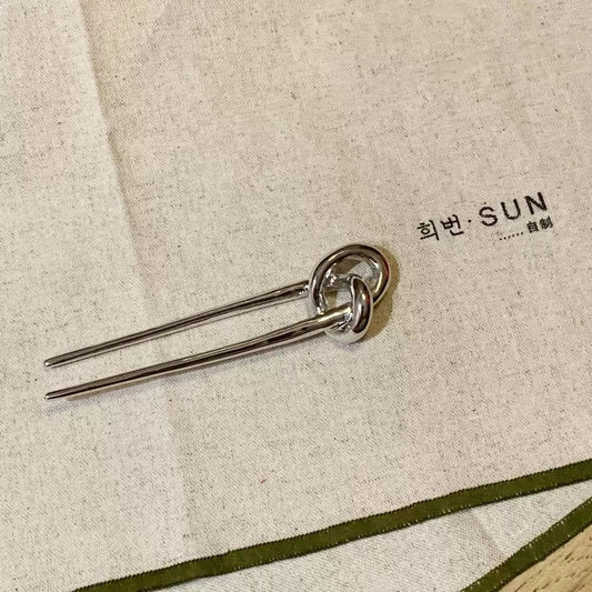 Metallic knots Abstract Bun Stick