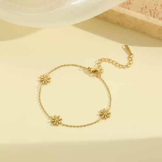 Radiating Florets Bracelet